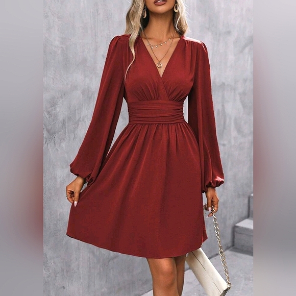 Flowy Long Sleeve Short Dress Burgundy Red Ruched Waist NEW - Picture 3 of 9